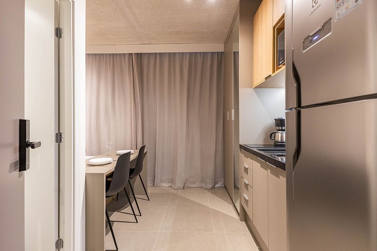 Studio com varanda no Jardim Paulista