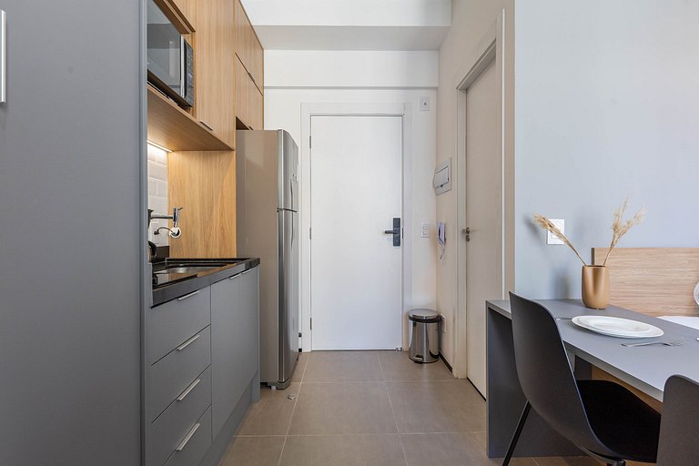 Lindo studio com varanda na Alameda Itu