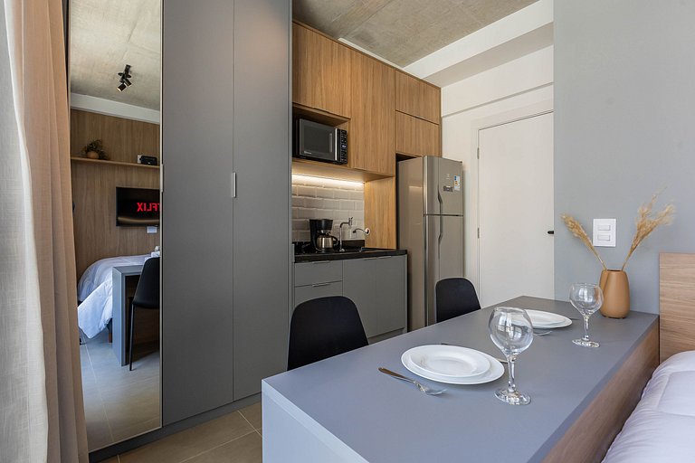 Lindo studio com varanda na Alameda Itu