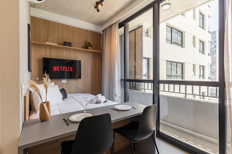 Lindo studio com varanda na Alameda Itu