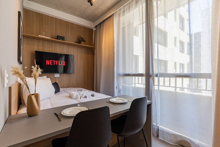 Lindo studio com varanda na Alameda Itu