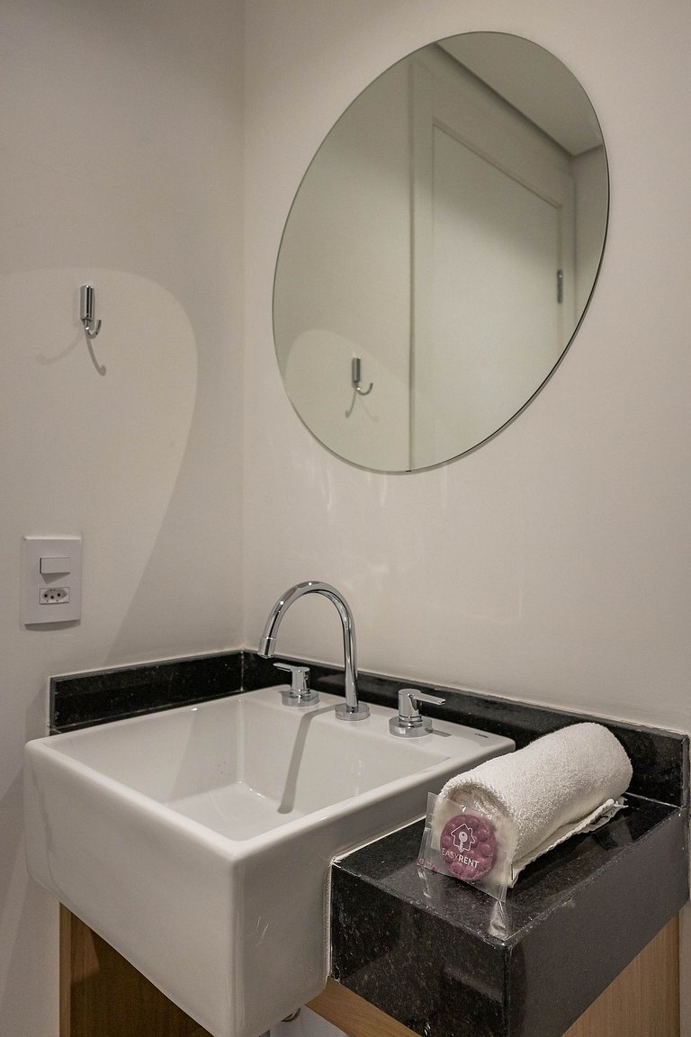 Lindo studio com varanda na Alameda Itu