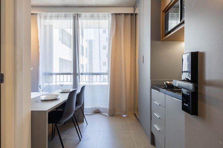 Lindo studio com varanda na Alameda Itu