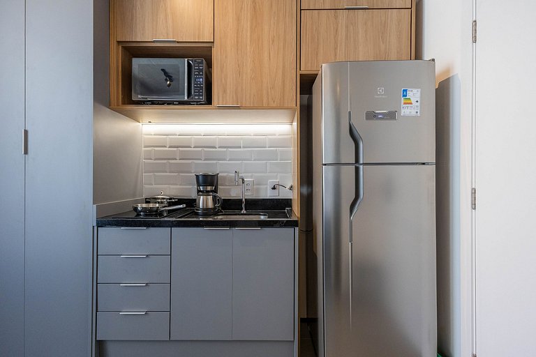 Lindo studio com varanda na Alameda Itu