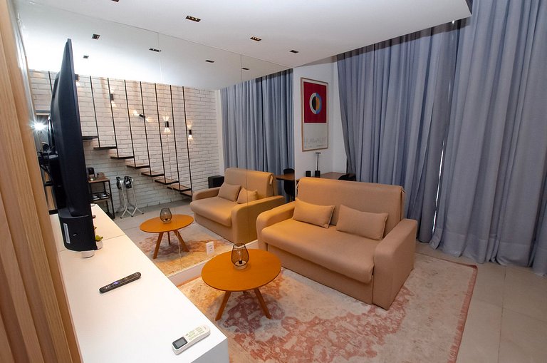 Charmoso studio C/mezanino e varanda em Moema