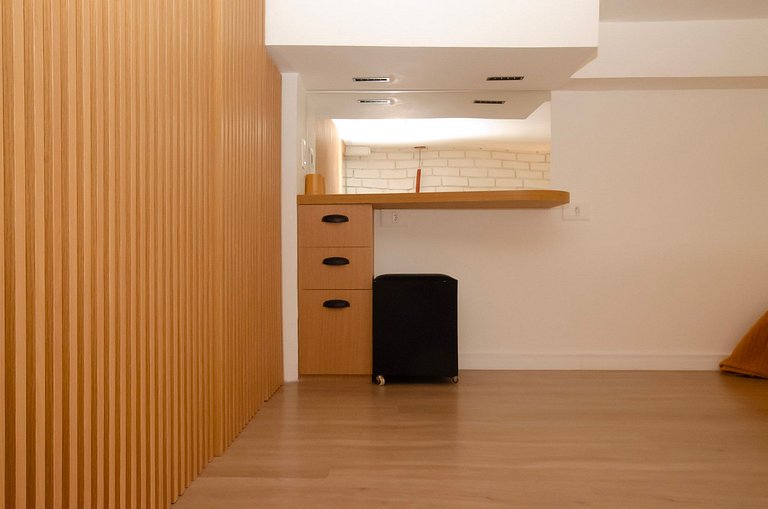 Charmoso studio C/mezanino e varanda em Moema