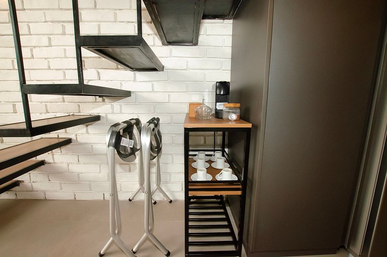 Charmoso studio C/mezanino e varanda em Moema