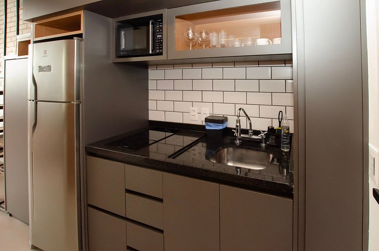 Charmoso studio C/mezanino e varanda em Moema