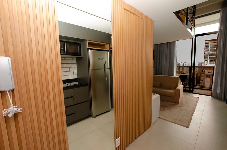 Charmoso studio C/mezanino e varanda em Moema