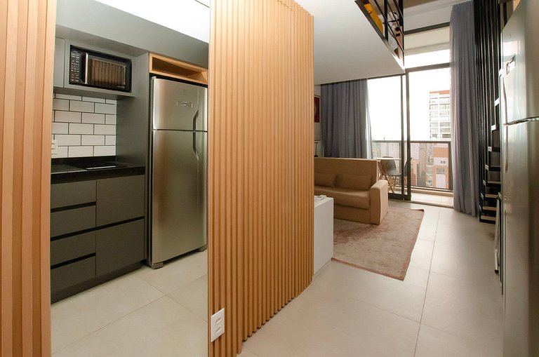 Charmoso studio C/mezanino e varanda em Moema