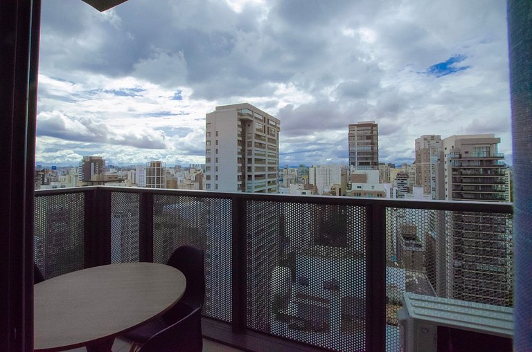 Charmoso studio C/mezanino e varanda em Moema