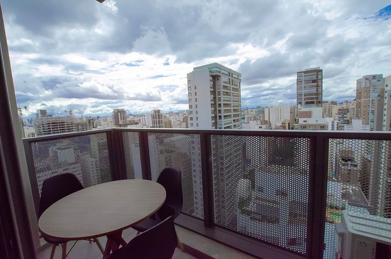 Charmoso studio C/mezanino e varanda em Moema