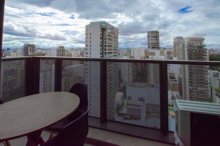 Charmoso studio C/mezanino e varanda em Moema