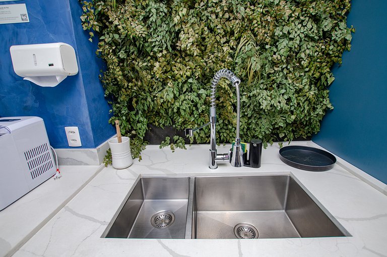 Belo studio com cama queen no Jardins