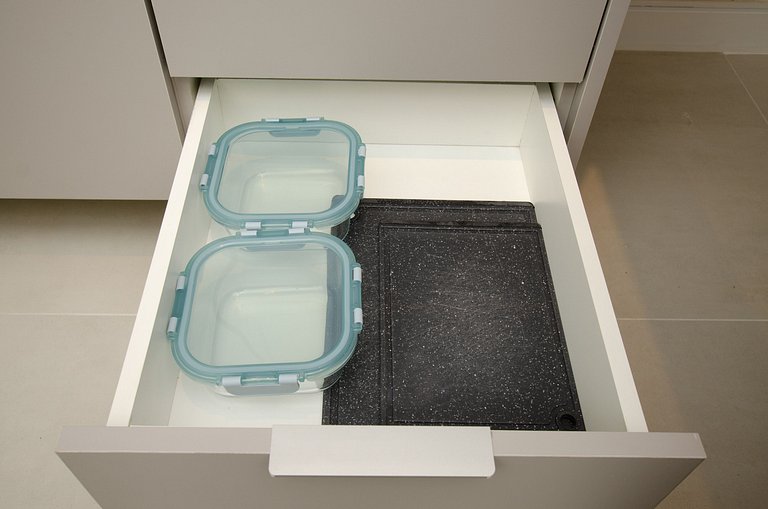 Charmoso studio com varanda na Fradique Coutinho