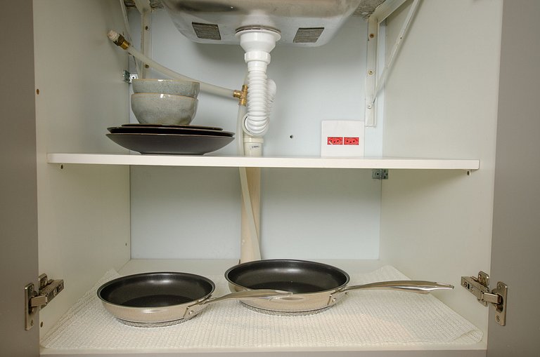 Charmoso studio com varanda na Fradique Coutinho