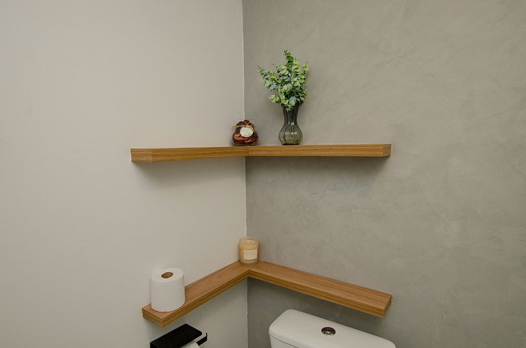 Charmoso studio com varanda na Fradique Coutinho