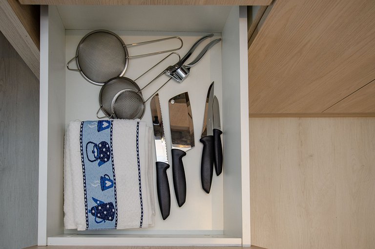 Charmoso studio C/ cama queen na Fradique Coutinho