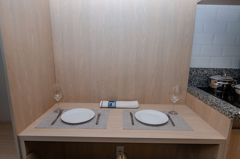 Charmoso studio C/ cama queen na Fradique Coutinho