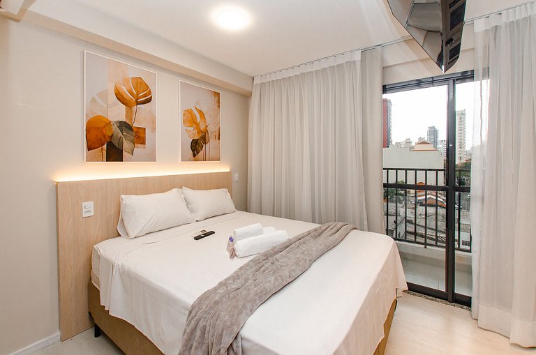 Charmoso studio C/ cama queen na Fradique Coutinho