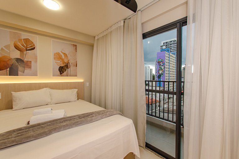 Charmoso studio C/ cama queen na Fradique Coutinho