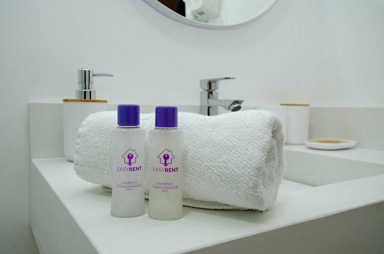 Charmoso studio C/ cama queen na Fradique Coutinho