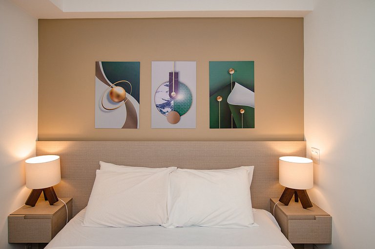 Belo studio com cama queen no Jardins