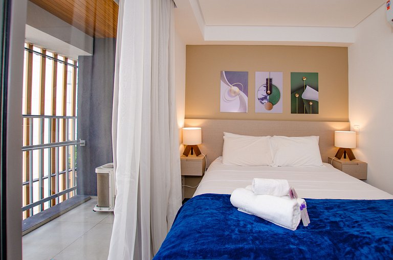 Belo studio com cama queen no Jardins