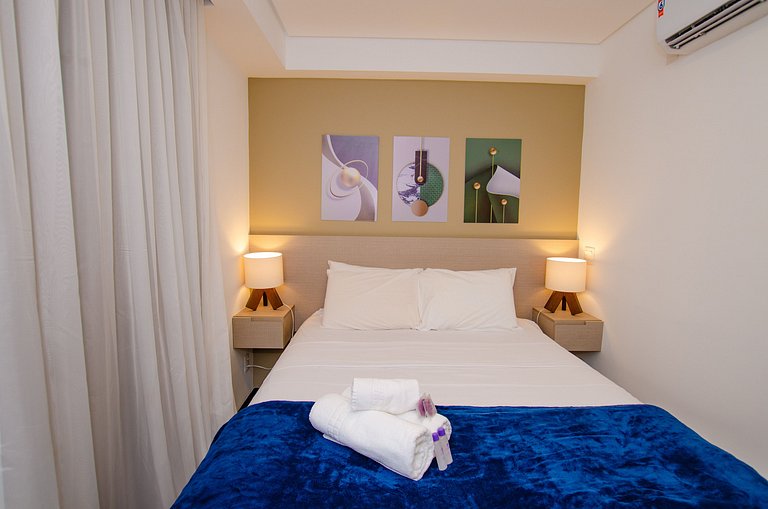 Belo studio com cama queen no Jardins