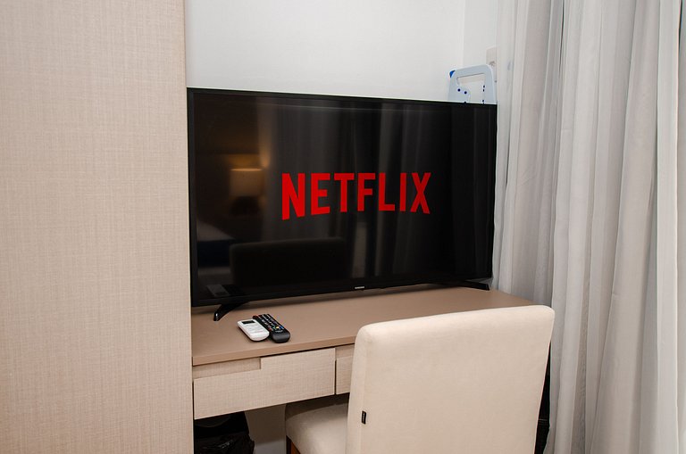 Belo studio com cama queen no Jardins