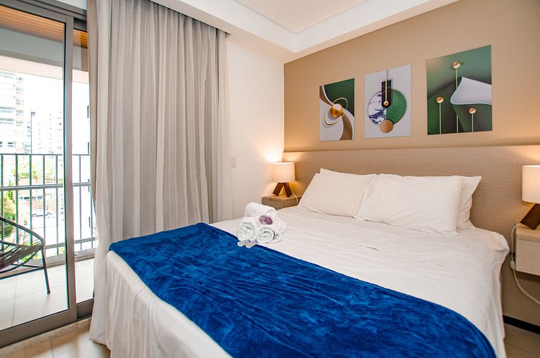 Belo studio com cama queen no Jardins