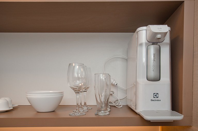 Belo studio com cama queen no Jardins