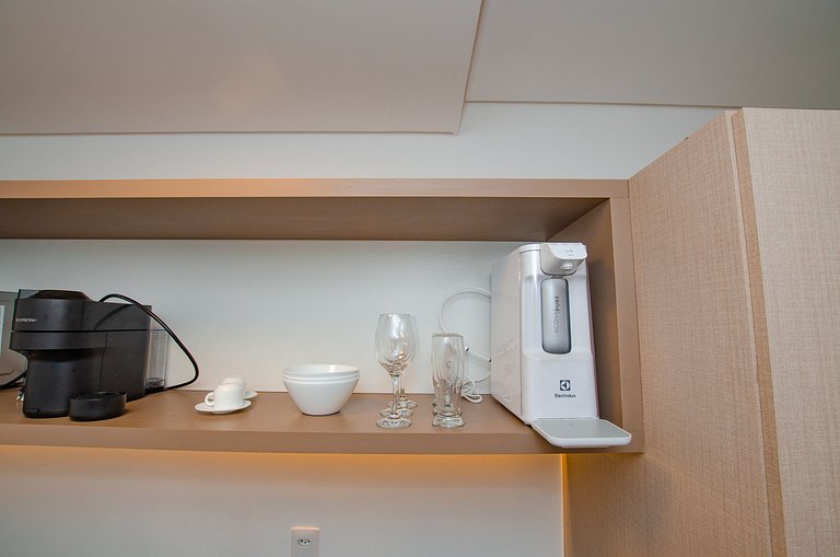 Belo studio com cama queen no Jardins