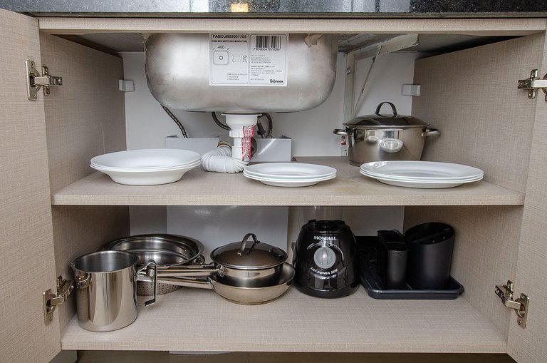 Belo studio com cama queen no Jardins