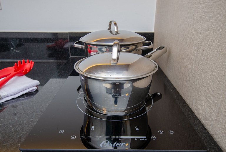 Belo studio com cama queen no Jardins