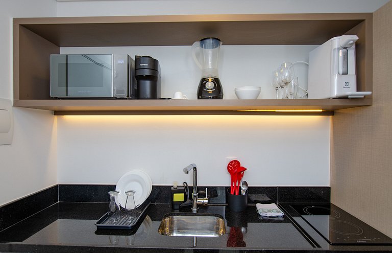 Belo studio com cama queen no Jardins