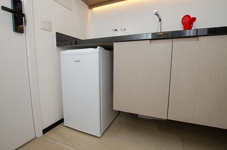 Belo studio com cama queen no Jardins