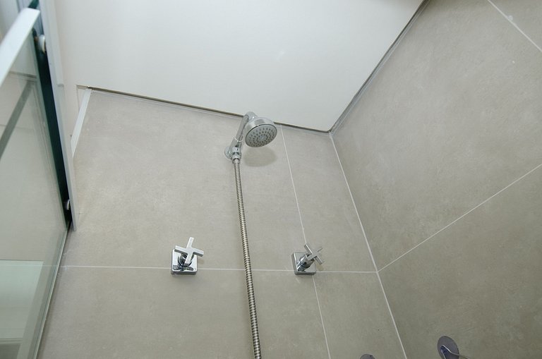 Belo studio com cama queen no Jardins