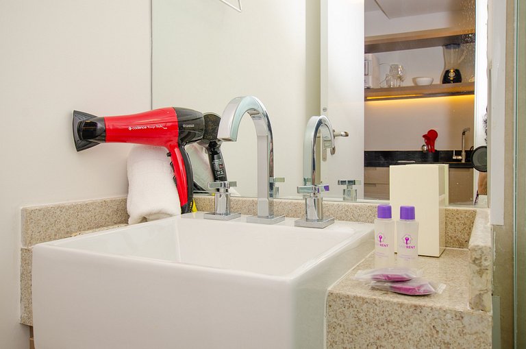 Belo studio com cama queen no Jardins