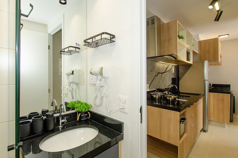 Lindo apto com 2 dorms e varanda na Pompéia