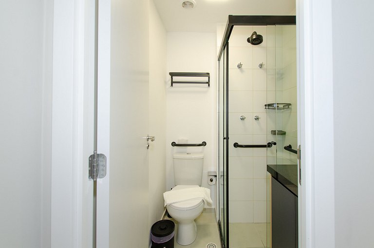 Lindo apto com 2 dorms e varanda na Pompéia