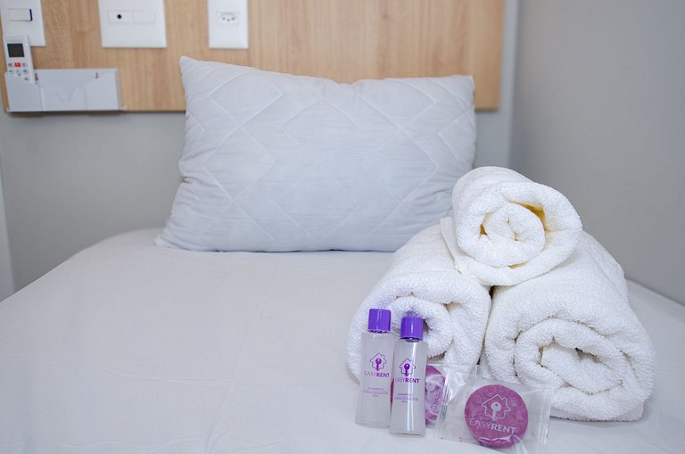 Lindo apto com 2 dorms e varanda na Pompéia