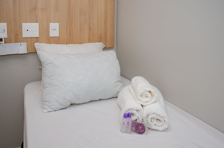 Lindo apto com 2 dorms e varanda na Pompéia