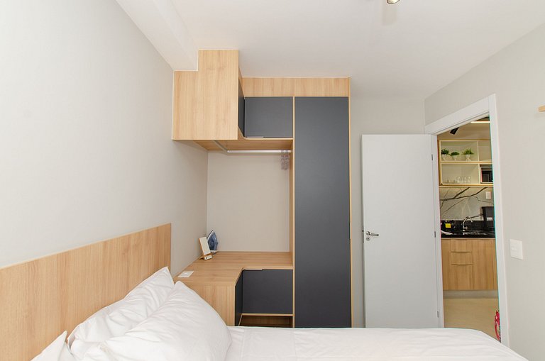 Lindo apto com 2 dorms e varanda na Pompéia