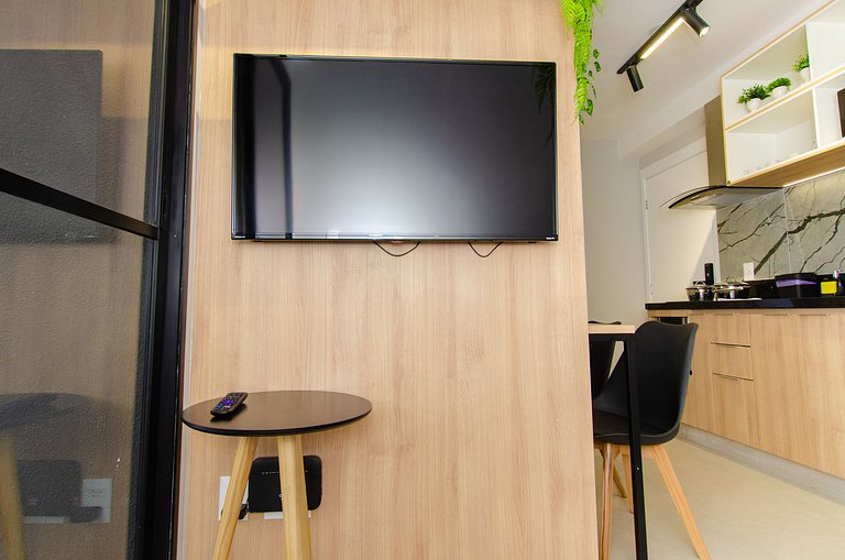 Lindo apto com 2 dorms e varanda na Pompéia