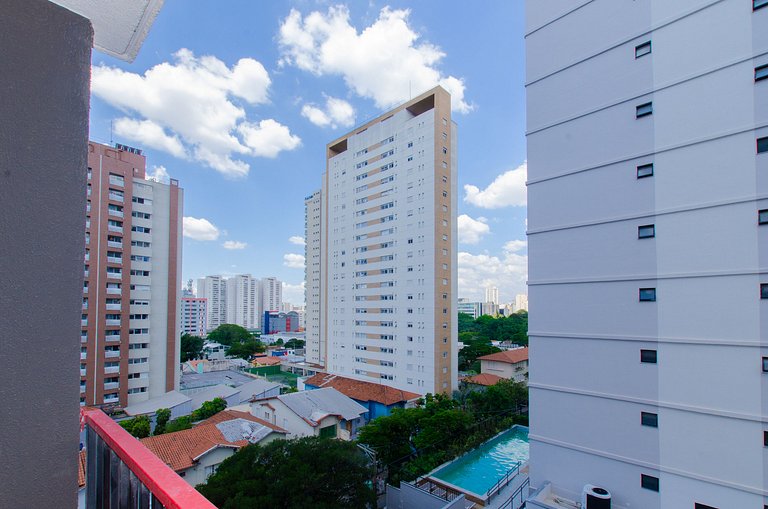 Lindo apto com 2 dorms e varanda na Pompéia