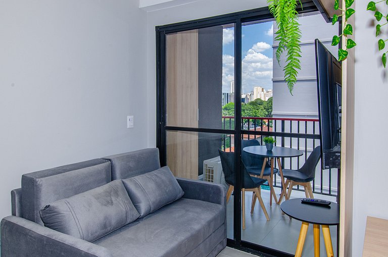 Lindo apto com 2 dorms e varanda na Pompéia