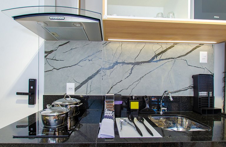 Lindo apto com 2 dorms e varanda na Pompéia