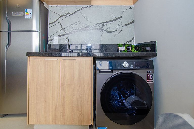 Lindo apto com 2 dorms e varanda na Pompéia