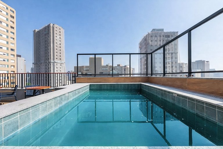 Lindo apto com 2 dorms e varanda na Pompéia